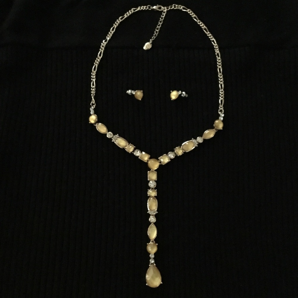 YELLOW TONE NECKLACE & EARRINGS SET